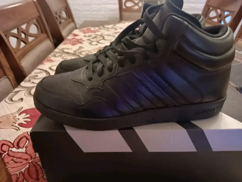Zapatillas negras deportivas - 2
