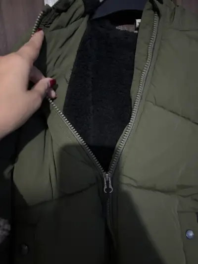 Chaqueta acolchada verde con chiporro - miniatura 2