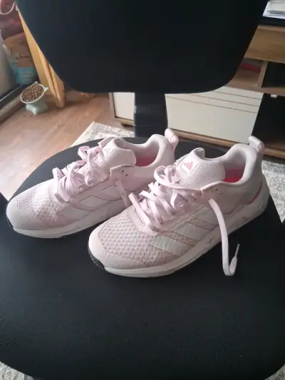 Zapatillas rosadas para mujer - miniatura 1