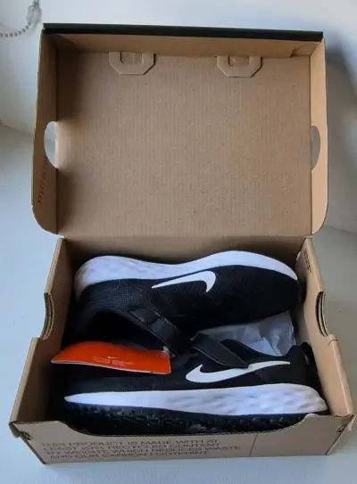 Zapatillas negras Nike T.EUR 28.5 - miniatura 1
