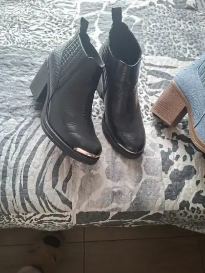 Botines negros de cuero y negro - miniatura 1