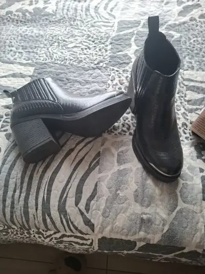 Botines negros de cuero y negro - miniatura 2