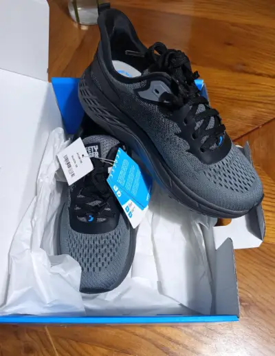 Zapatillas deportivas gris y negras - miniatura 1