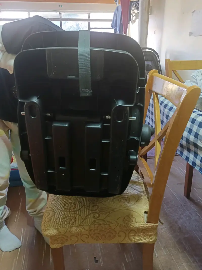 Silla de auto para bebé gris - 4