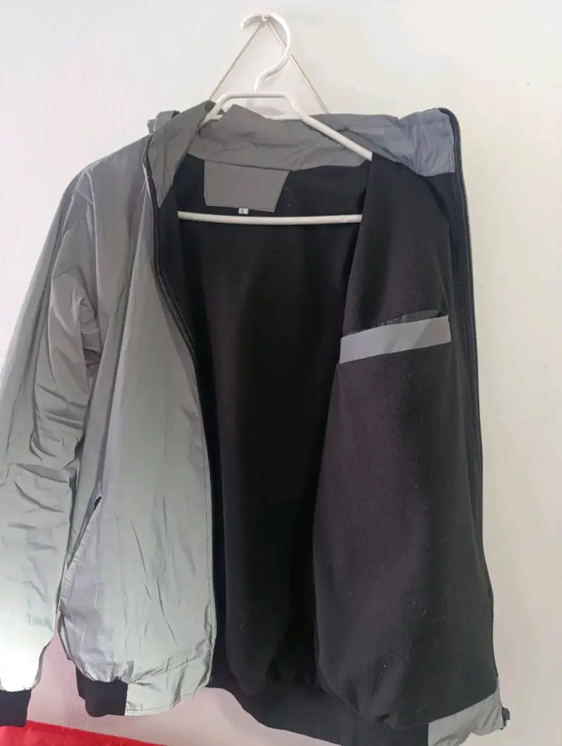 Chaqueta impermeable gris reflectante - 1