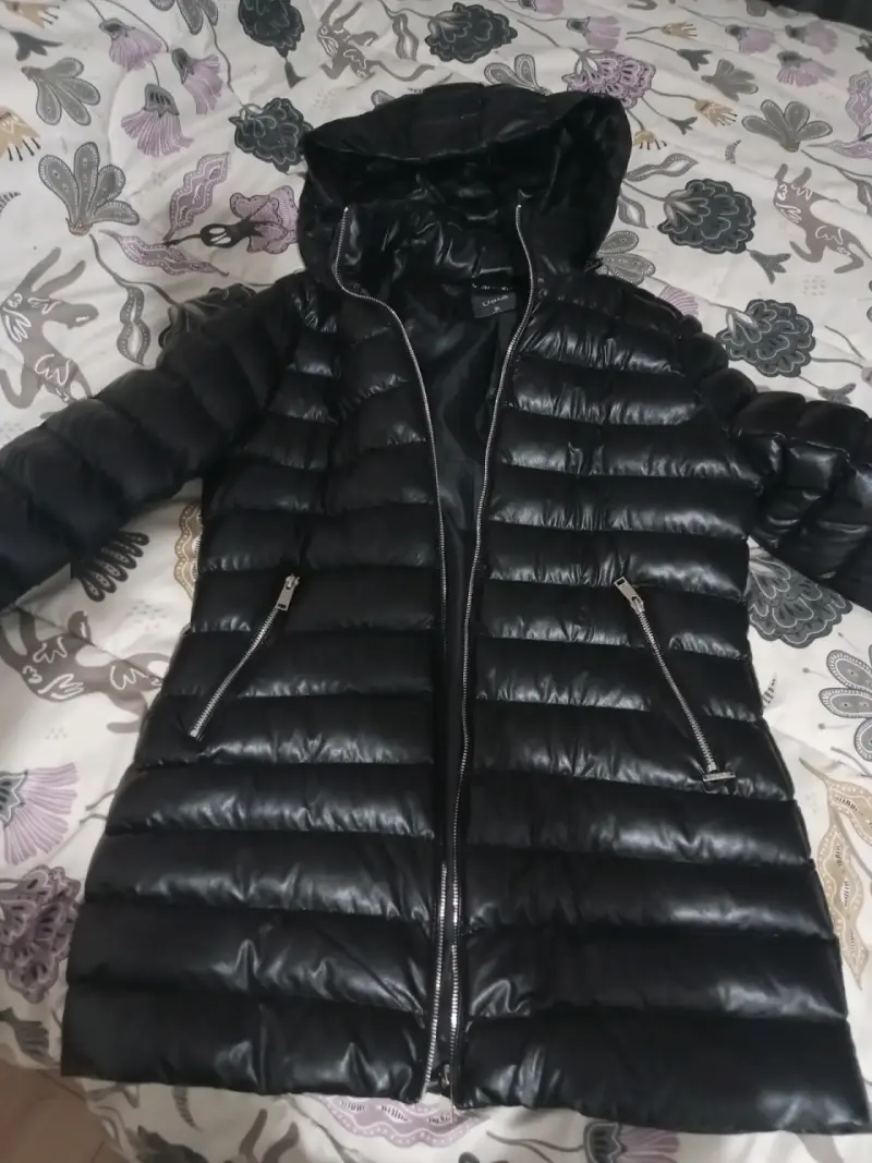 Parka negra acolchada - 1