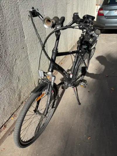Bicicleta eléctrica negra Enviro - miniatura 2