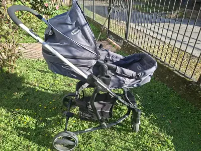 Coche con silla huevito bebe - miniatura 3