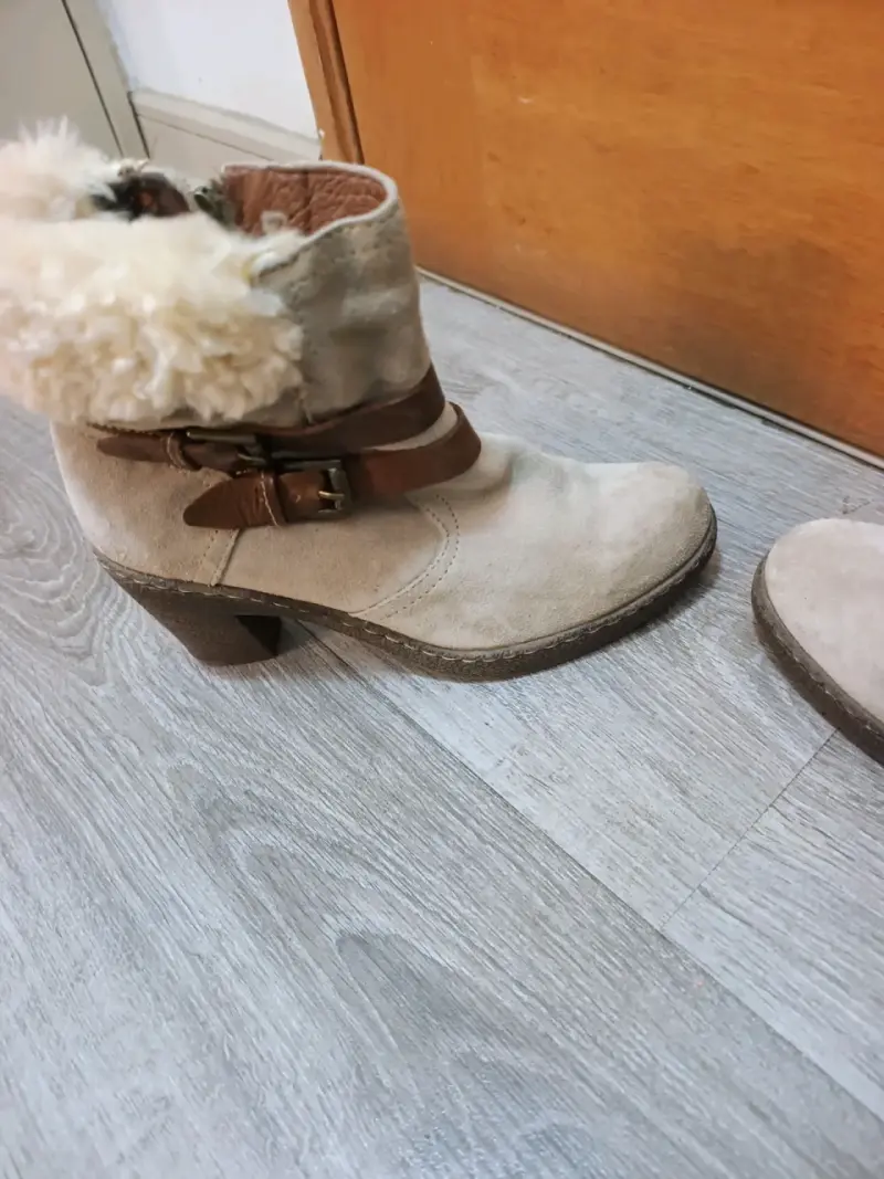 Botines beige con forro de lana - 2