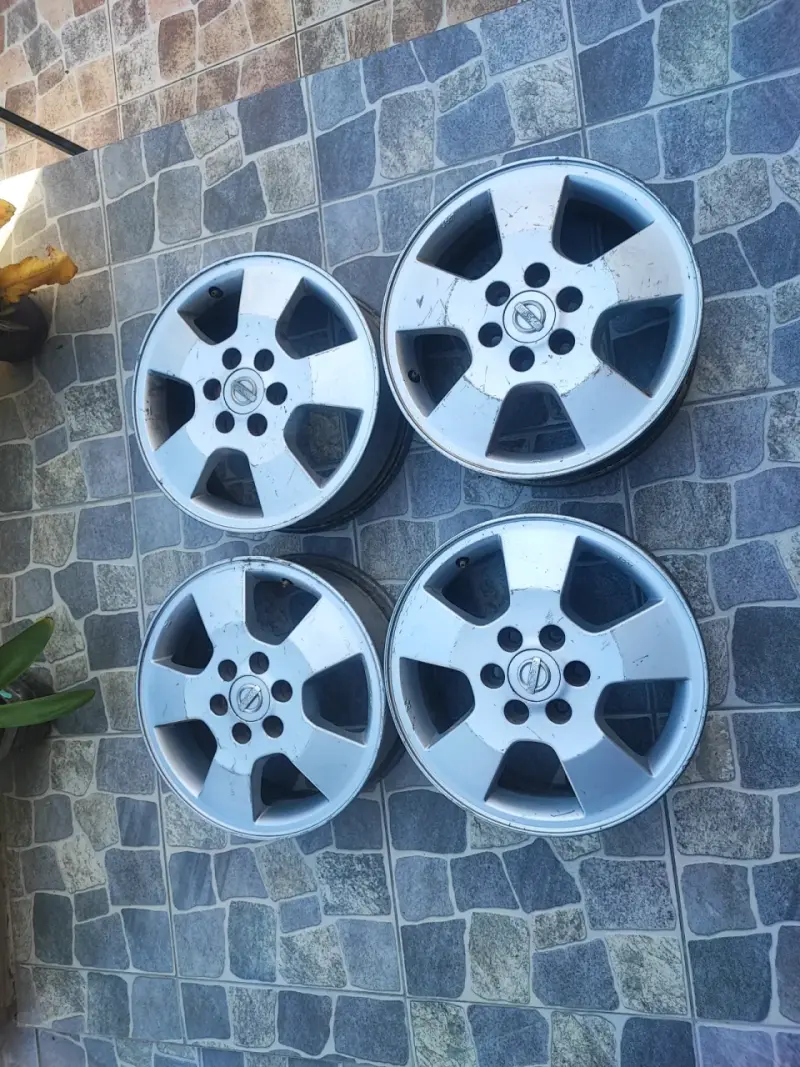 Set de llantas nissan navara - 3