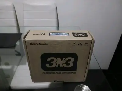 Impresora 3D + 4 Filamentos sellados - miniatura 4
