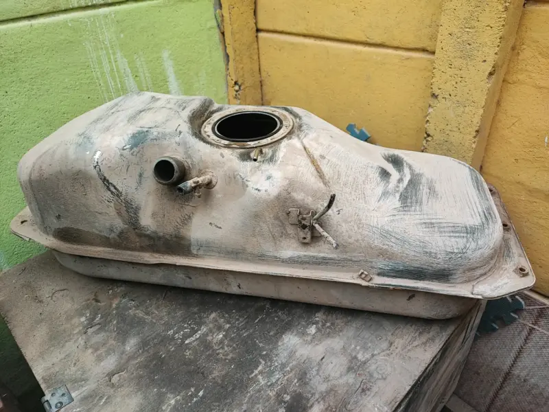 Tanque de combustible nissan D-21 (89-93)