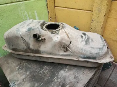 Tanque de combustible nissan D-21 (89-93) - miniatura 1