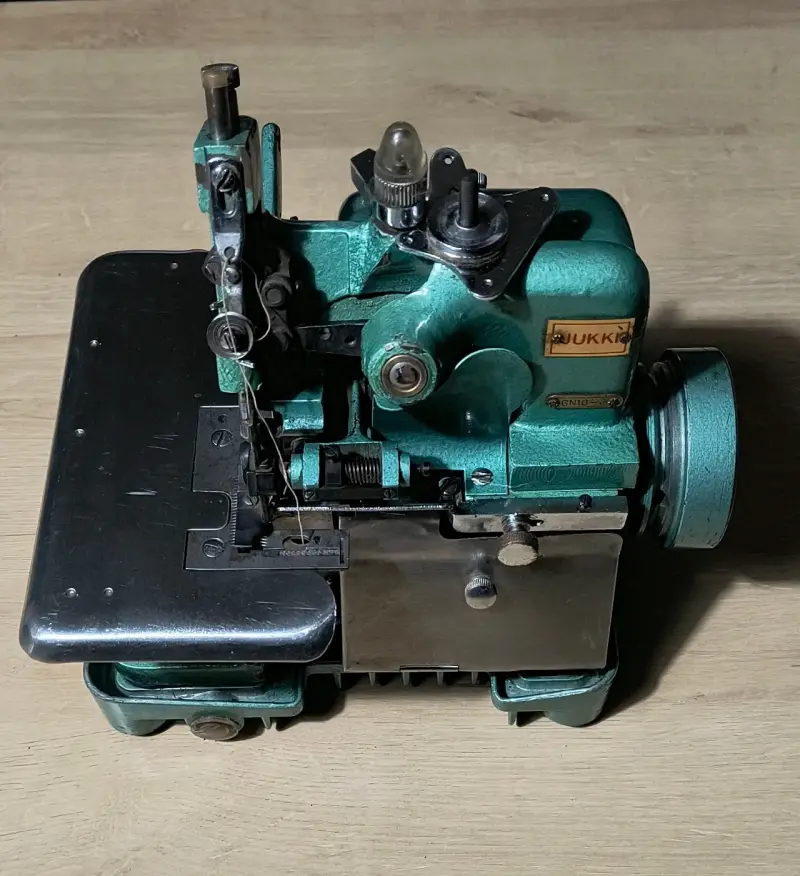 Máquina de coser Overlock Semi-industrial Jukki GN