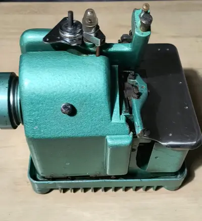 Máquina de coser Overlock Semi-industrial Jukki GN - miniatura 4