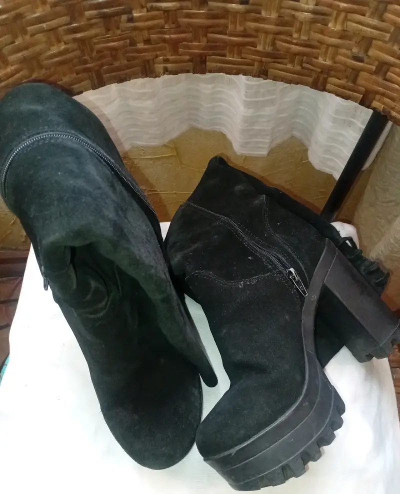 Botas negras de gamuza con plataforma - 1