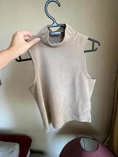 Sweater sin mangas beige - miniatura 1