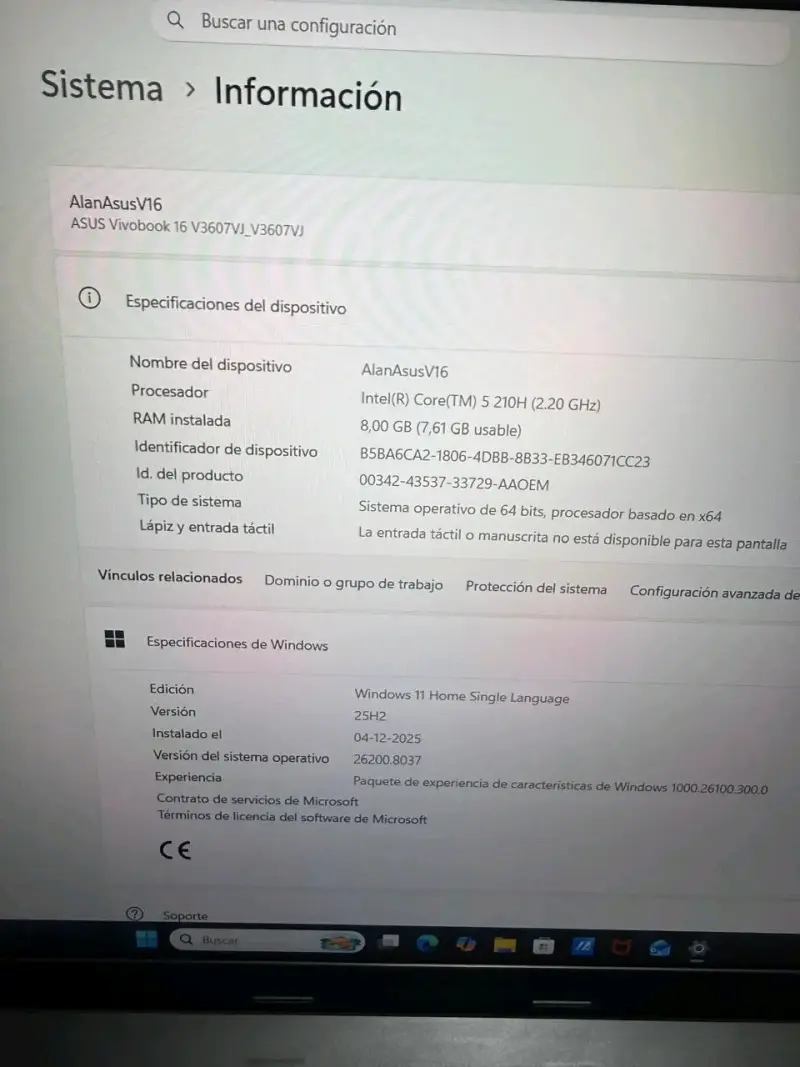 Laptop ASUS v16 con Intel y NVIDIA - 4