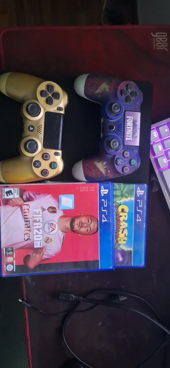 Pack controladores PS4 y juegos - 1