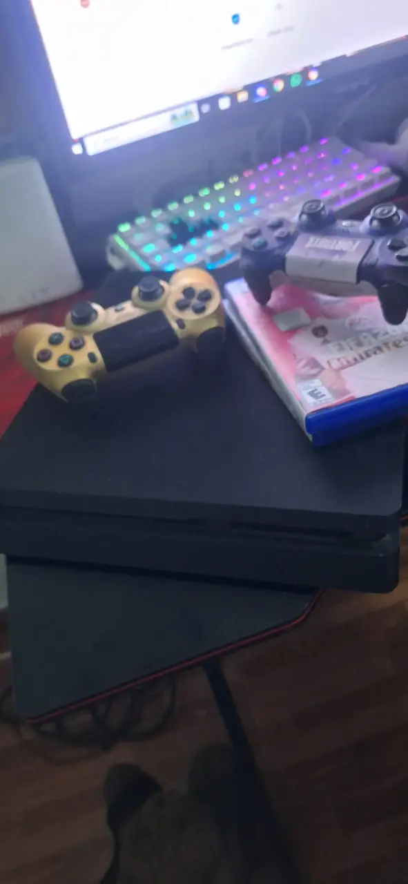 Pack controladores PS4 y juegos - 3