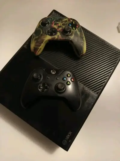 Consola Xbox one  con 2 controles - miniatura 1