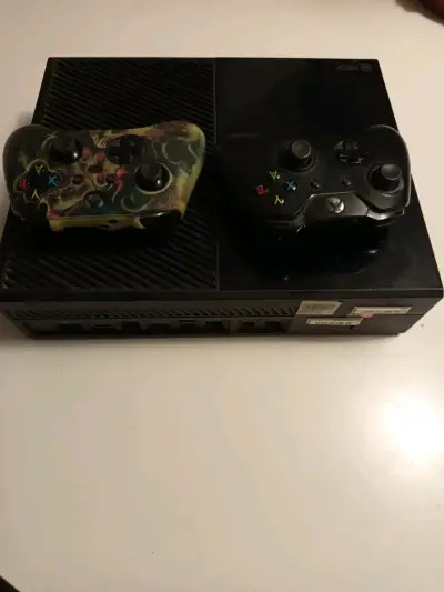 Consola Xbox one  con 2 controles - miniatura 4