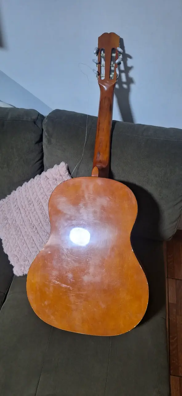 Guitarra clásica de madera - 3