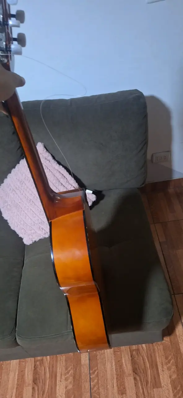 Guitarra clásica de madera - 5