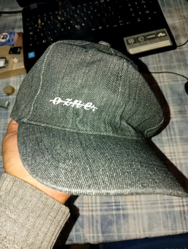 Gorra de mezclilla gris