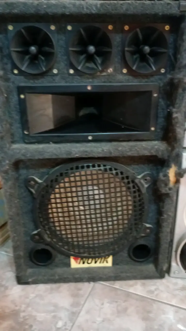 Parlantes Novik de sonido potente - 2
