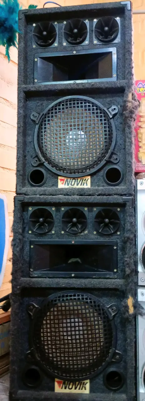 Parlantes Novik de sonido potente - 3