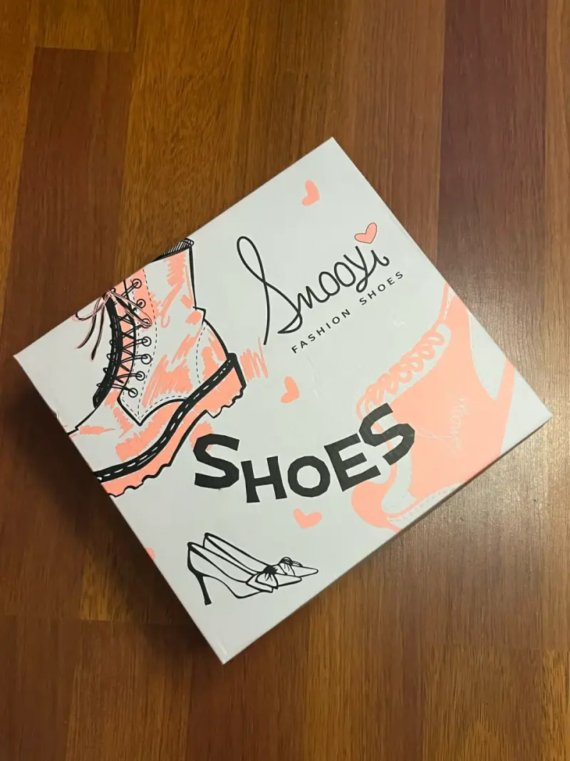 Zapatos nuevos en caja