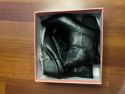 Zapatos nuevos en caja - miniatura 2