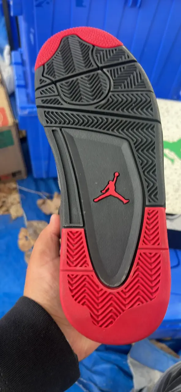 Zapatillas negras Air Jordan 4 - 2