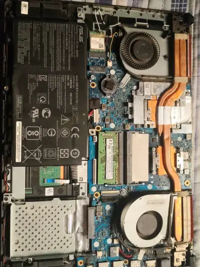 Partes internas de laptop ASUS - miniatura 1