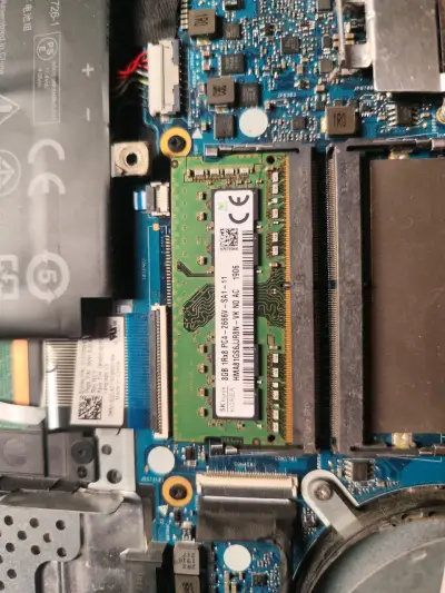 Partes internas de laptop ASUS - miniatura 2