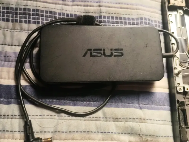 Partes internas de laptop ASUS - 4