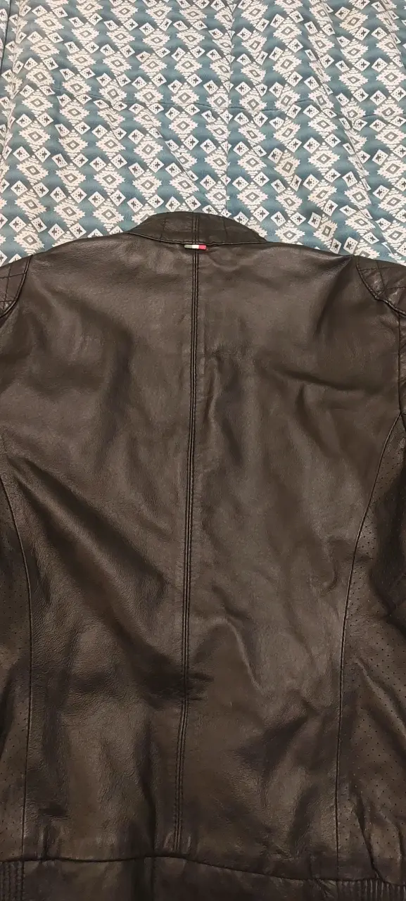 Chaqueta de cuero negra