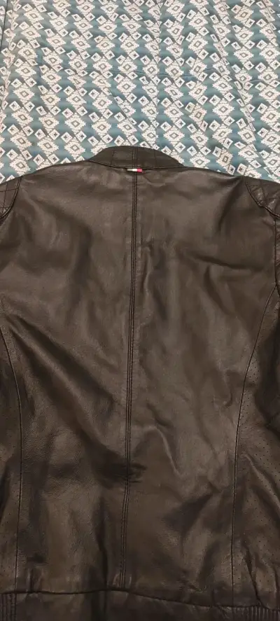 Chaqueta de cuero negra - miniatura 1