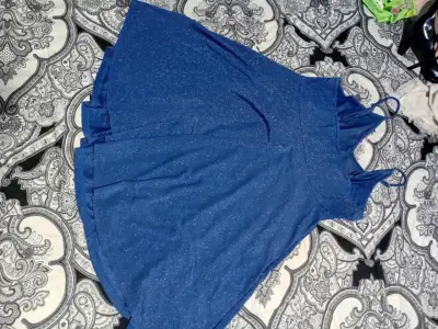 Vestido azul brillante - miniatura 2