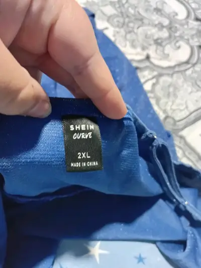 Vestido azul brillante - miniatura 3