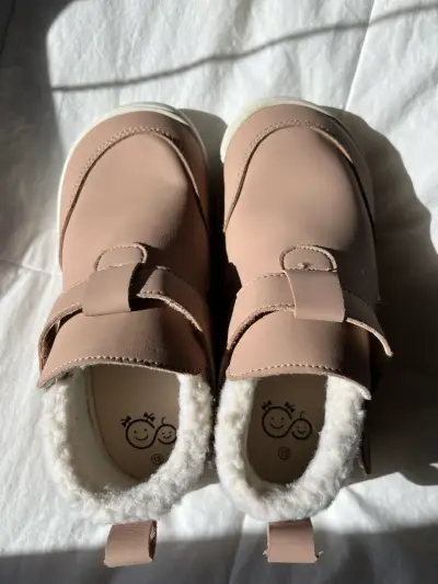 Zapatillas rosa con forro de lana - miniatura 2