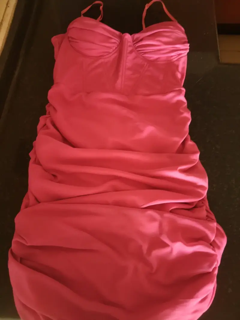 Vestido fucsia ajustado