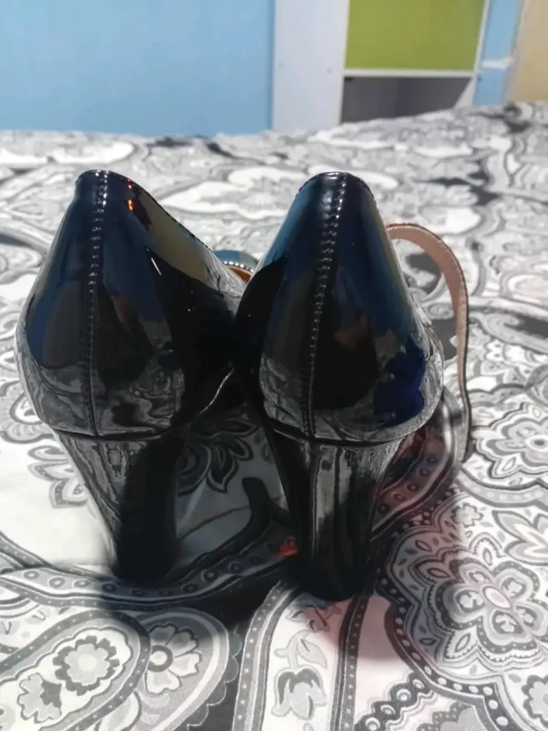 Zapatos negros charol con correa - 3