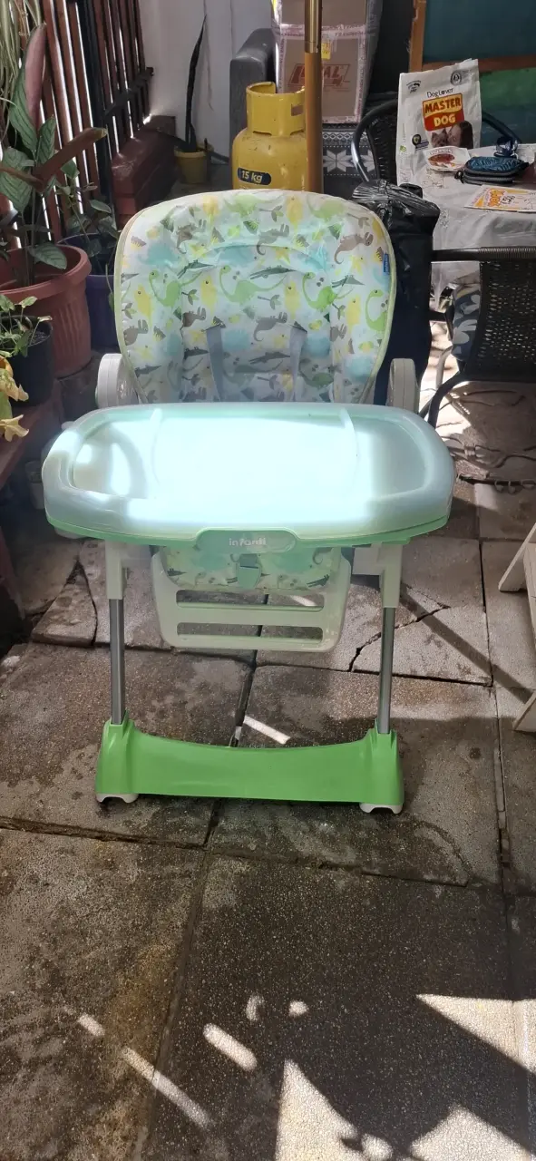 Silla de comer bebé verde