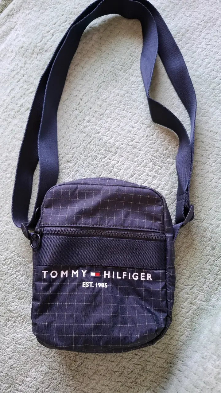 Bandolera Tommy Hilfiger cuadriculada
