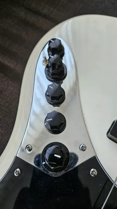 Bajo Sire Marcus Miller V3 - miniatura 4