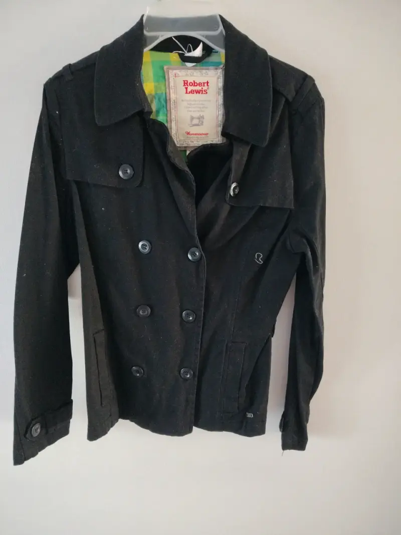 Chaqueta negra estilo casual