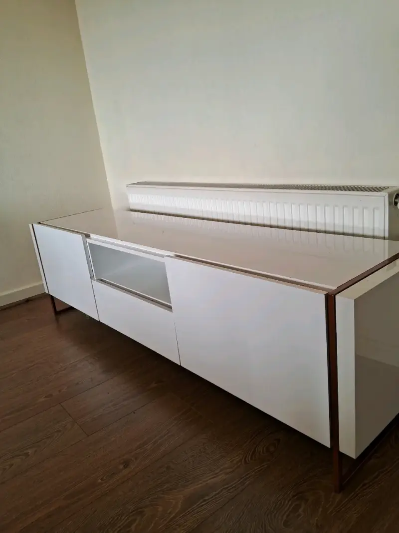 Mueble bajo moderno blanco - 2