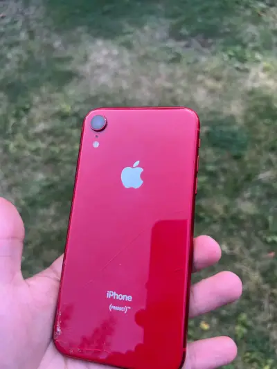 iPhone XR rojo usado - miniatura 1